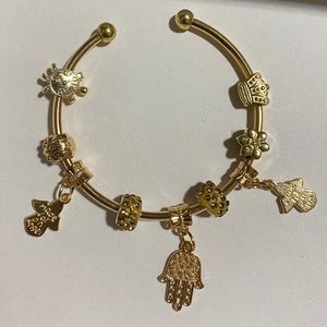 🔴CLEARANCE+SHIPPING DISCOUNT 🆓🎁NWT free add on charm bracelet